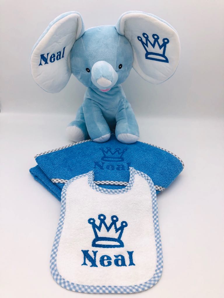81253416_ Geschenkset bestickt für Buben